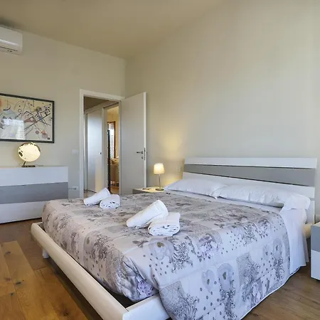 Dalla Giulia - A/c, Wi-fi, Private Parking - Sweet Dreams In アパート フィレンツェ